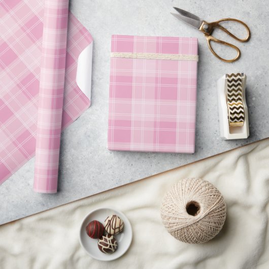Lichtroze geruite patroon cadeaupapier (Crafts)