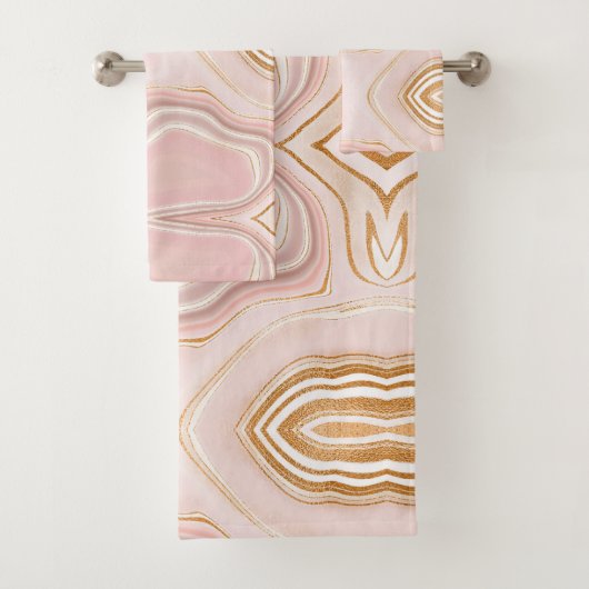 lichtroze goudvormig design bad handdoek (Insitu)