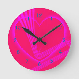 Lichtroze hart met zigzaglijnen ronde klok