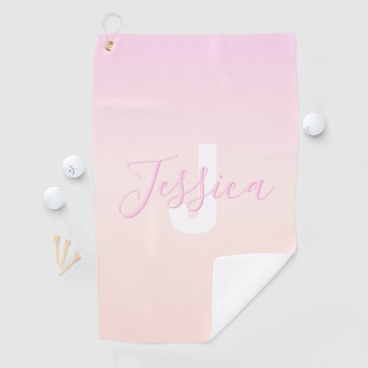 Lichtroze & perzikgradiënt Ombre Naam & Monogram Golfhanddoek (Insitu)
