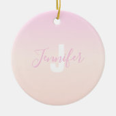 Lichtroze & perzikgradiënt Ombre Naam & Monogram Keramisch Ornament (Voorkant)