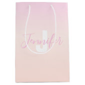 Lichtroze & perzikgradiënt Ombre Naam & Monogram Medium Cadeauzakje (Voorkant)