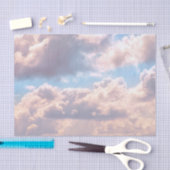 Lichtroze wolken in een blauwe lucht tissuepapier (Craft)