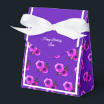 lichtsima Paarse bloemenpatroon Birthday Gift/ Bedankdoosjes<br><div class="desc">lichtsima White Ribbon Purple Flowers Pattern Birthday Party Gift Box/ Favor Box. Ideaal voor een kind op het verjaardagsfeestje.</div>
