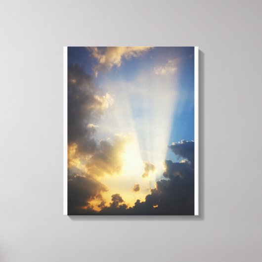 Lichtstraal door de wolken canvas afdruk (Voorkant)