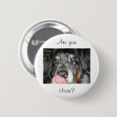 Licking Dog Pin Ronde Button 5,7 Cm (Voorkant /achterkant)