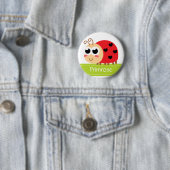 Lief baby lieveheersbeestje met hartstippen ronde button 5,7 cm (In situ)