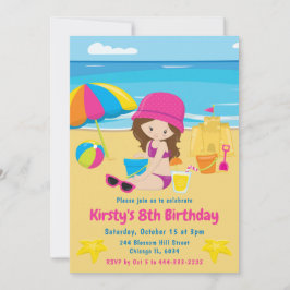 Lief bruinhaar meisje zomer strand verjaardag kaart