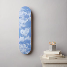 Lief hartvormig wolkje in blauwe lucht vrolijk gel persoonlijk skateboard
