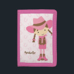 Lief klein brunette cowgirl drievoud portemonnee<br><div class="desc">Een mooie illustratie van een schattig kleine cowgirl op een lichtroze hoefijzers achtergrond. Pas het aan met de naam van je kleine meisje voor een soort cadeau waar ze van zal houden.</div>