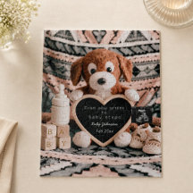 Lief knuffelbare puppy zwangerschapsaankondiging