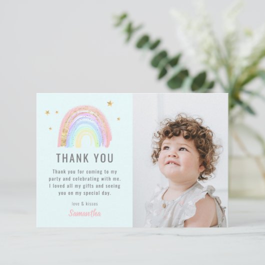 Lief meisje abstract regenboog verjaardag voor elk bedankkaart (Staand voorkant)