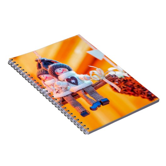 Lief meisje en jongen met kaneel notitieboek (Rechterzijde)