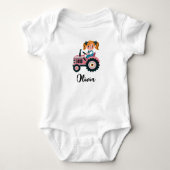 Lief meisje op roze tractor Persoonlijk Romper (Voorkant)