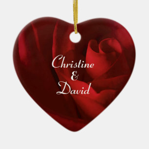 Liefde als een rode roze gepersonaliseerd keramisch ornament