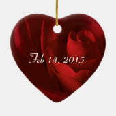 Liefde als een rode roze gepersonaliseerd keramisch ornament (Achterkant)