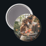 'Liefde & Bedankt' Custom Photo Wedding Favoriet Magneet<br><div class="desc">Een stijlvol en elegant ontwerp met de woorden "Love & Bedankt" in een prachtig wit lettertype. Het bevat ruimte voor een aangepaste foto,  namen en de trouwdatum in een klassiek wit lettertype. Een perfecte manier om een persoonlijk tintje toe te voegen aan uw speciale dag!</div>