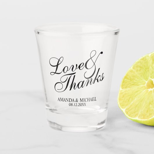 'Liefde & Bedankt Elegant Script Wedding Favor Shot Glas (Voorkant)