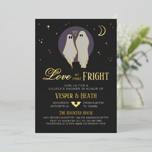 Liefde bij First Fright Halloween Couple's Shower Folie Uitnodiging (Staand Voorkant)