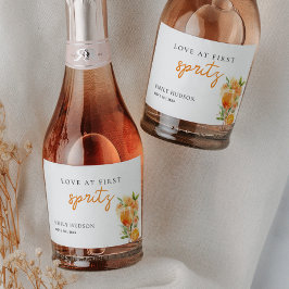 Liefde bij het eerste Vrijgezellenfeest van Spritz Sparkling Wijnetiket