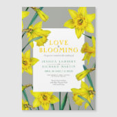 Liefde bloeit de lente gele daffodils bruiloft magnetische uitnodiging (Voorkant)
