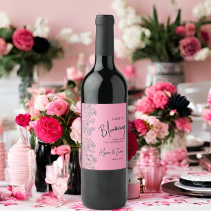 Liefde bloeit lichtroze & zwart bloemendouche wijn etiket
