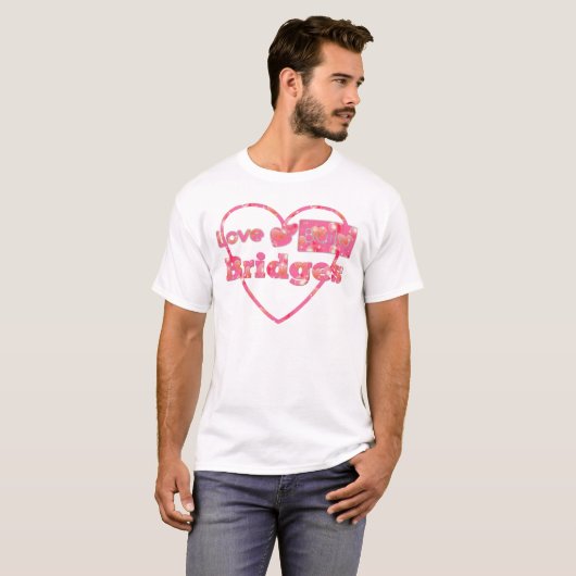 Liefde bouwt bruggen t-shirt (Voorkant volledig)