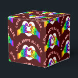 Liefde boven alles anders bedankdoosjes<br><div class="desc">*Aanpassen met uw keuze uit achtergrondkleuren.</div>