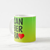 Liefde Canberra (of jouw tekst) Hart op Groen Goud Koffiemok (Voorkant links)