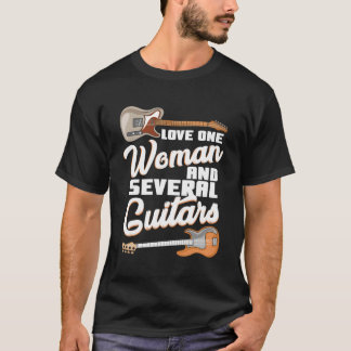 Liefde Een Vrouw En Verschillende Gitaren Leuke Ma T-shirt