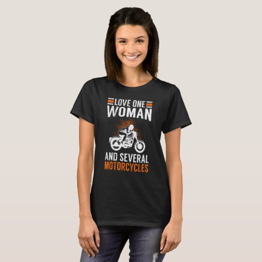 Liefde een vrouw en verschillende motorfietsen hou t-shirt (Voorkant volledig)