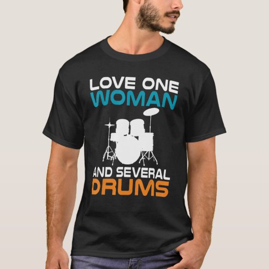 Liefde Een Vrouwen En Verschillende Drums Paar Dru T-shirt (Voorkant)