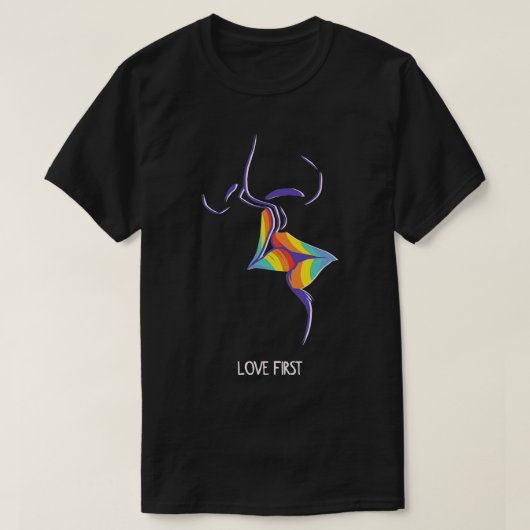 Liefde Eerste regenboog kussen lippen T-shirt (Design voorkant)