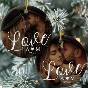 Liefde Elegant Script Hart Monogram Twee Foto Keramisch Ornament