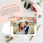 Liefde en Bedankt Blush Herfst Floral Wedding Foto<br><div class="desc">Deze stijlvolle foto "Love and Bedankt" is te danken aan uw kaartje met een trouwportret aan de voorkant met witte tekstbedekking en een roze,  roze,  perzik,  geel sinaasappel,  glanzende en groene rand van de herfst waterverf. Geef uw persoonlijke voorkeur aan een aangepast bericht op de achterzijde van de kaart.</div>