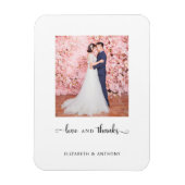 Liefde en Bedankt Foto Elegant Script Chic Wedding Magneet (Verticaal)