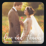 Liefde en Bedankt Modern Wedding Bedankt Foto Vierkante Sticker<br><div class="desc">Liefde en Bedankt Moderne bruiloft Bedankt Foto Sticker</div>