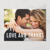 Liefde en Bedankt Moderne Typografie Fotobruiloft Briefkaart (Voorkant)