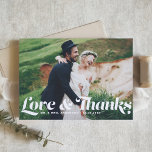 Liefde en Bedankt Retro Script Fotobruiloft<br><div class="desc">Bedank uw gasten in stijl met onze aanpasbare foto bruiloft bedankkaart, met de uitdrukking "Liefde & Bedankt" in charmant retro script. Deze foto bedankkaart combineert op een prachtige manier persoonlijk sentiment met een vleugje flair. Laat je favoriete trouwfoto zien, zodat je een glimp van je speciale dag kunt delen. Maak...</div>