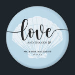 Liefde en Bedankt Seashell Wedding Dank je Magnet<br><div class="desc">Zoek coördinerende producten in ons "Seaside Beach Blue"-Collectie!</div>