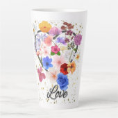 Liefde en bloemen latte mok (Voorkant)