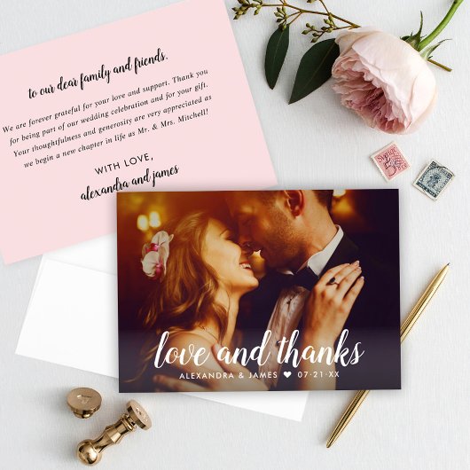 Liefde en Dankbaarheid Script Overlay Trouwfoto Ro Bedankkaart
