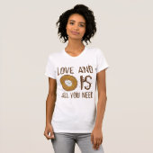 Liefde en een Latke is alles wat je nodig hebt T-shirt (Voorkant volledig)