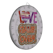 Liefde en hartspel over dartbord (Voorkant Links)