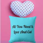 Liefde en kat gepersonaliseerd Schattige Funny Quo Kussen<br><div class="desc">Transformeer je ruimte met het "Love And Cat Personalized Schattige Funny Quote Blue Sierkussen." Perfect voor kattenliefhebbers, dit charmante kussen voegt een vleugje humor en warmte toe aan elke kamer. Gezellig en stijlvol - krijg de jouwe voor de perfecte inrichting! Gebruik de ontwerptool om uw stijl nauwkeurig te personaliseren. Neem...</div>