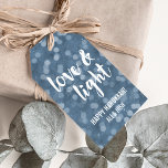 Liefde en licht | Blue Bokeh Hanukkah Cadeaulabel<br><div class="desc">Dress je Hanoekagiften op met deze feestelijke labels. Het ontwerp is voorzien van een blauw-bokeh-achtergrond met "Liefde & Licht" in handgeschreven penseeltekst in stijl. Pas met een naam en/of groet aan om wat van het werk uit cadeauonmiddellijke verpakking te halen!</div>