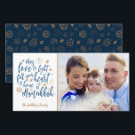 Liefde en Licht Chanoeka Fotokaart Feestdagenkaart<br><div class="desc">Een stijlvol en modern Chanoeka ontwerp in faux gouden folie en donkerblauw. Makkelijk aan te passen met je eigen foto en tekst.</div>