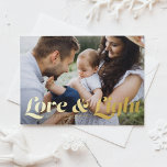 Liefde en Licht Retro Typografie Foto Chanoeka Folie Feestdagen Briefkaart<br><div class="desc">Liefde en licht | Stuur je Chanoeka groeten naar familie en vrienden met dit aanpasbare Chanoeka-briefkaart. Het is een retro-gedurfde typografie. Personaliseer deze foto Chanoeka kaart door het toevoegen van uw gegevens. Dit gouden folie Chanoeka briefkaart is verkrijgbaar in andere kleuren en karton. Overeenkomende objecten zijn ook beschikbaar.</div>