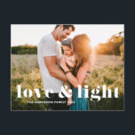Liefde en Licht Vette Typografie Hanukkah Foto Feestdagenkaart<br><div class="desc">Liefde en Licht! Stuur Hanukkah-wensen naar familie en vrienden met deze aanpasbare Hanukkah-ansichtkaart. Deze kaart heeft een vette typografie. Personaliseer door namen en een foto toe te voegen. Deze kalligrafie Prettig Hanukkah-ansichtkaart is beschikbaar op ander karton.</div>
