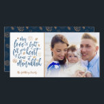 Liefde en Lichte Hanukkah Fotokaart Feestdagenkaart<br><div class="desc">Een stijlvol en modern Hanukkah-ontwerp in kunstbladgoud en donkerblauw. Gemakkelijk om met uw eigen foto en tekst aan te passen.</div>